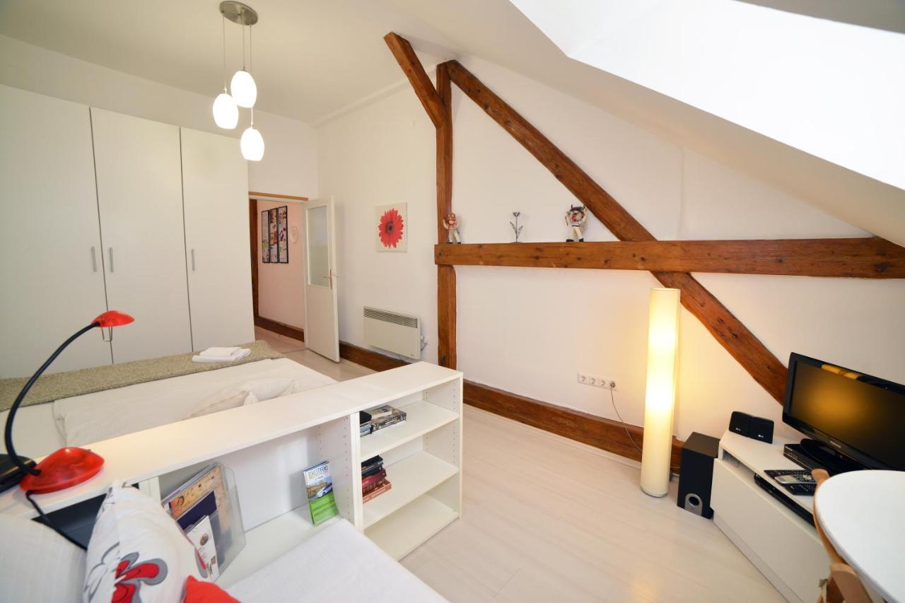 Studio Apartment White Zagreb Buitenkant foto