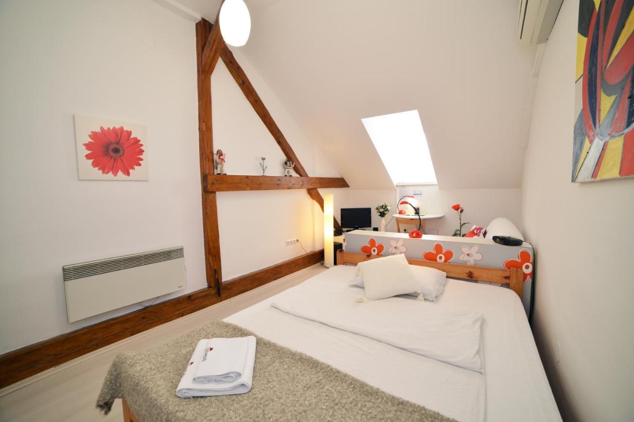 Studio Apartment White Zagreb Buitenkant foto
